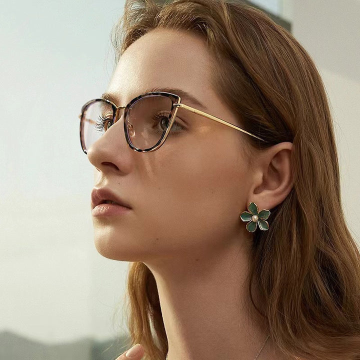 Women's fashionable Cat-Eye sunglasses with UV protection and ergonomic design Stornfield