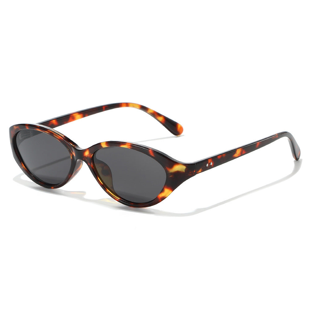 Stylish Retro-Inspired Cat-Eye Sunglasses Stornfield