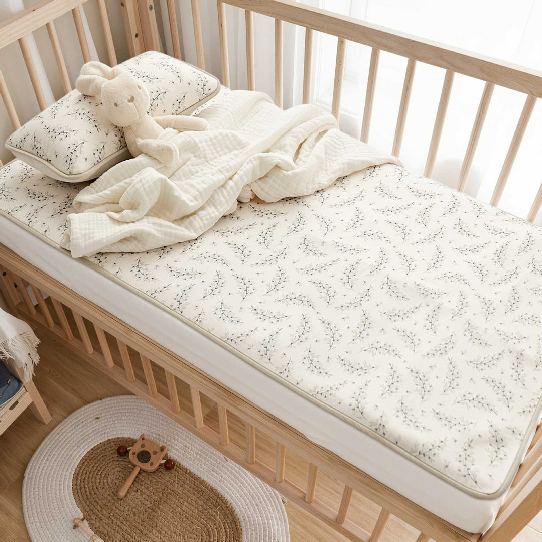 Breathable baby fitted sheet with waterproof and hypoallergenic mattress protector