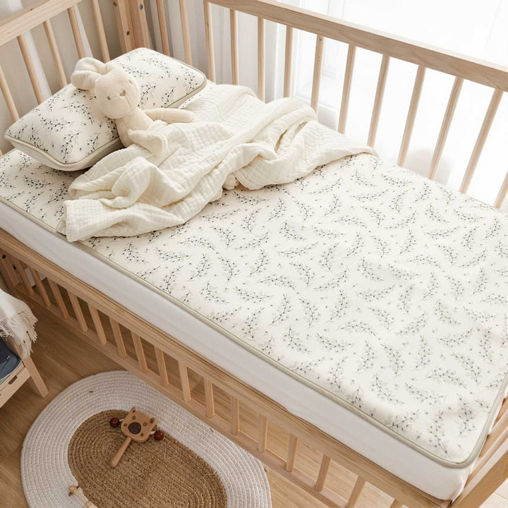 Breathable baby fitted sheet with waterproof and hypoallergenic mattress protector