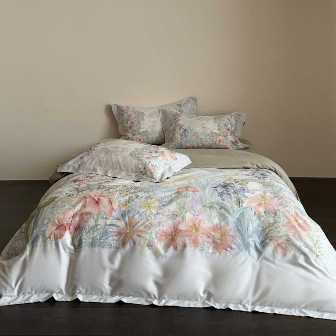 Luxury cotton satin duvet cover set with delicate watercolor lily print