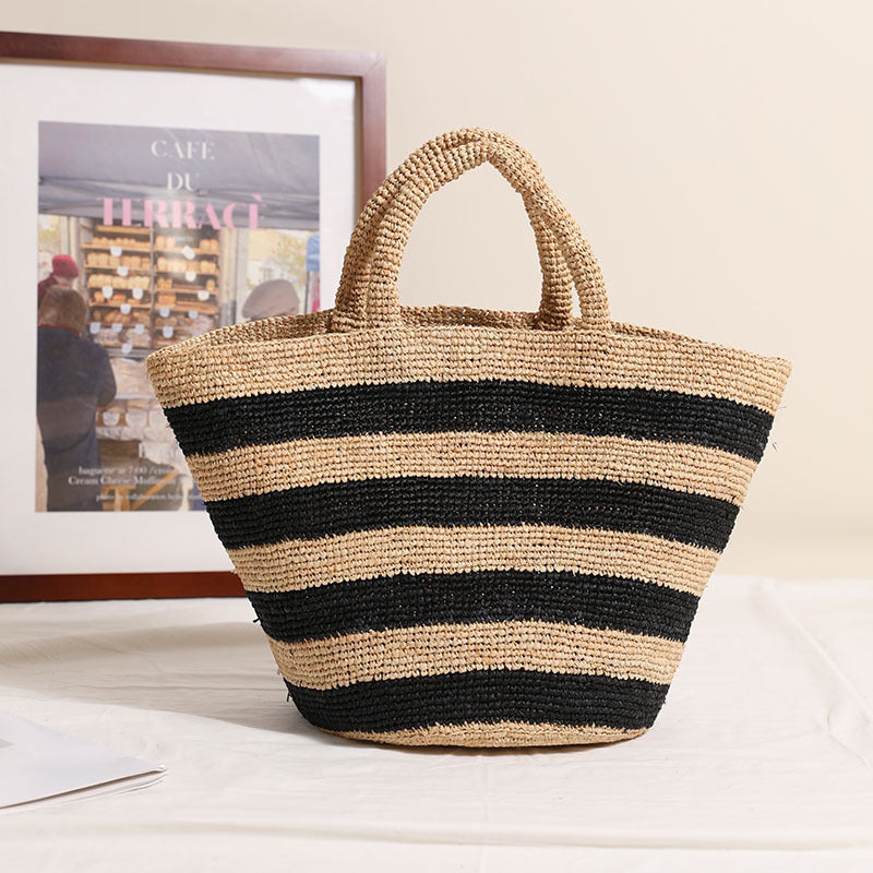 Braided beach bag with modern striped pattern Stornfield