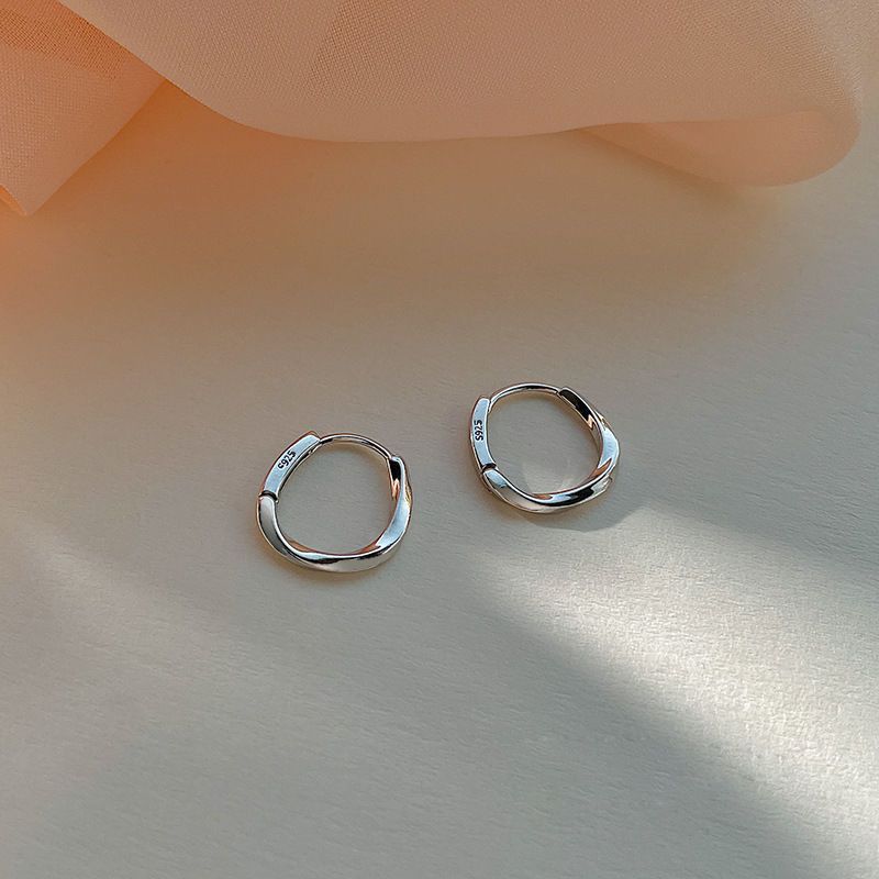 Fashionable and Elegant Hoops Made of High-Quality Metal Stornfield