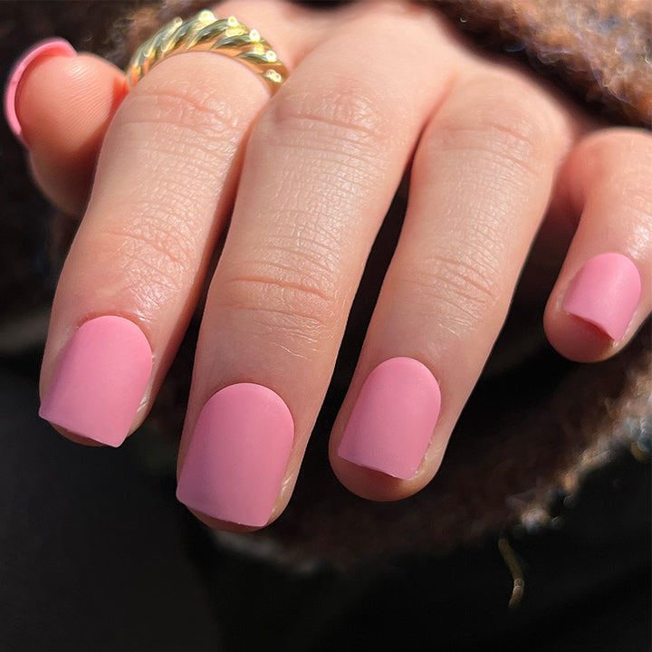 Artificial nail art with matte finish Stornfield