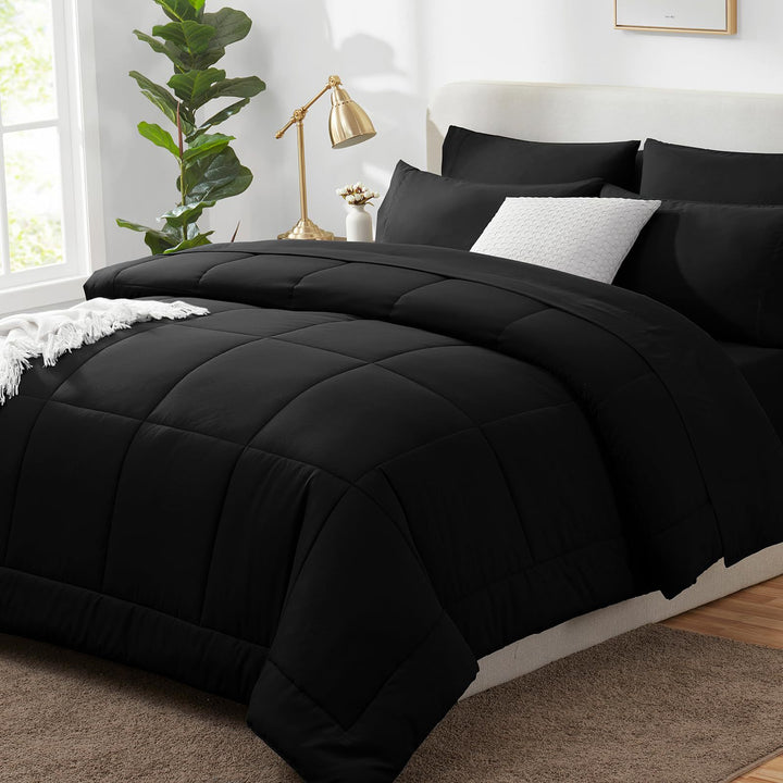 Women's quilted satin bedding set Stornfield