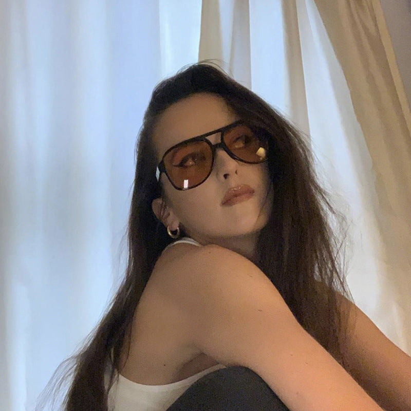 Women's oversized sunglasses in sporty-elegant design Stornfield