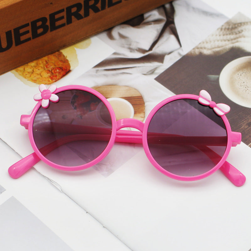 Ladies sunglasses with playful floral accents Stornfield