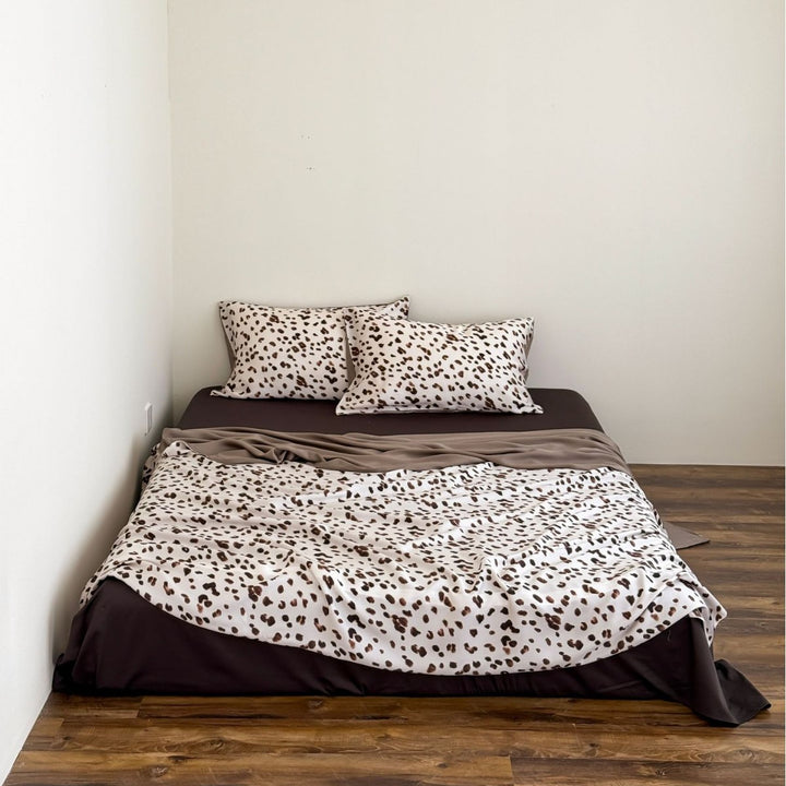 Satin-Feel Reversible Animal Spot Duvet Cover Set with Solid Reverse and Pillow Shams