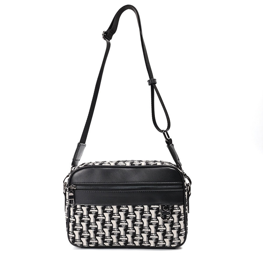 Elegant shoulder bag with structured design Stornfield