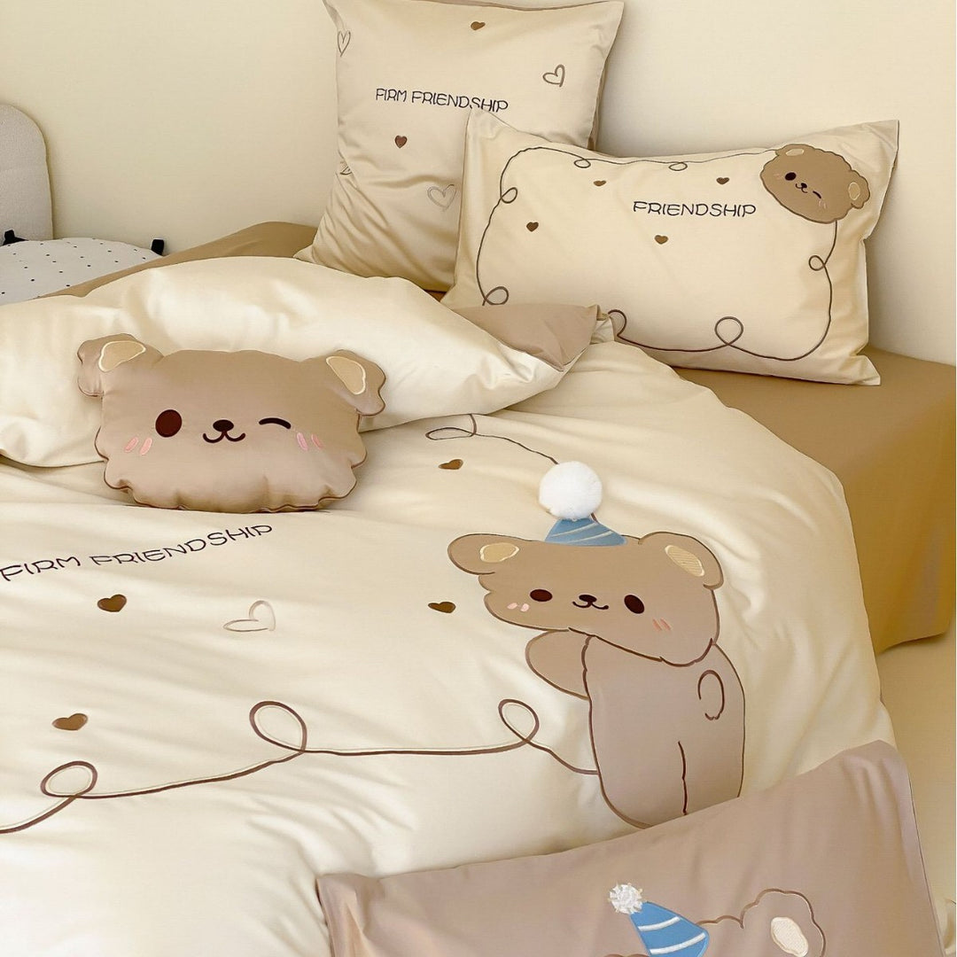 Cute cotton satin bedding set with teddy bear applique and decorative pillow