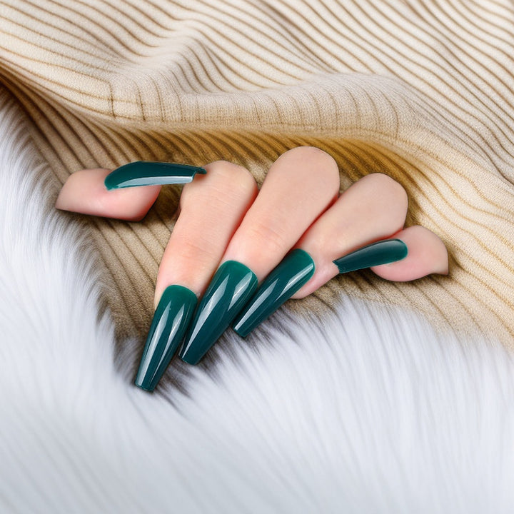 Artificial nails with elegant design Stornfield