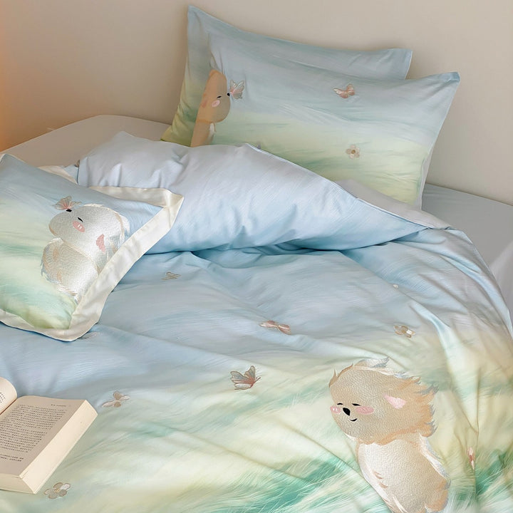 Children's bedding set made of cotton satin with embroidered lamb and butterfly motif