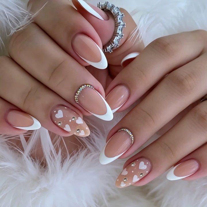 Elegant Almond-Shaped French Tip Nail Art Stornfield