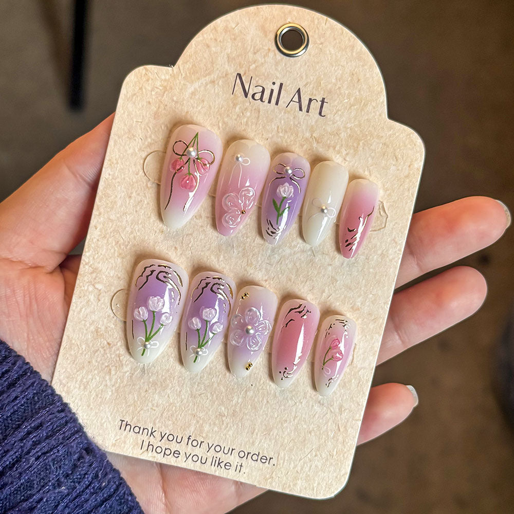 Elegant Floral-Design Press-On Nail Set Stornfield