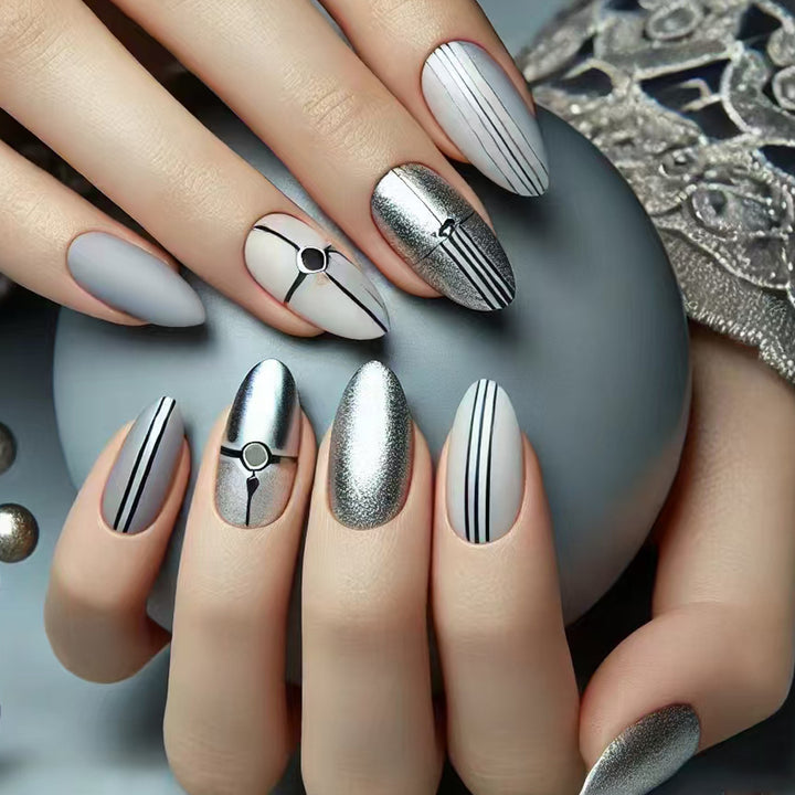 Stylish Heart-Embellished Press-On Nails Stornfield