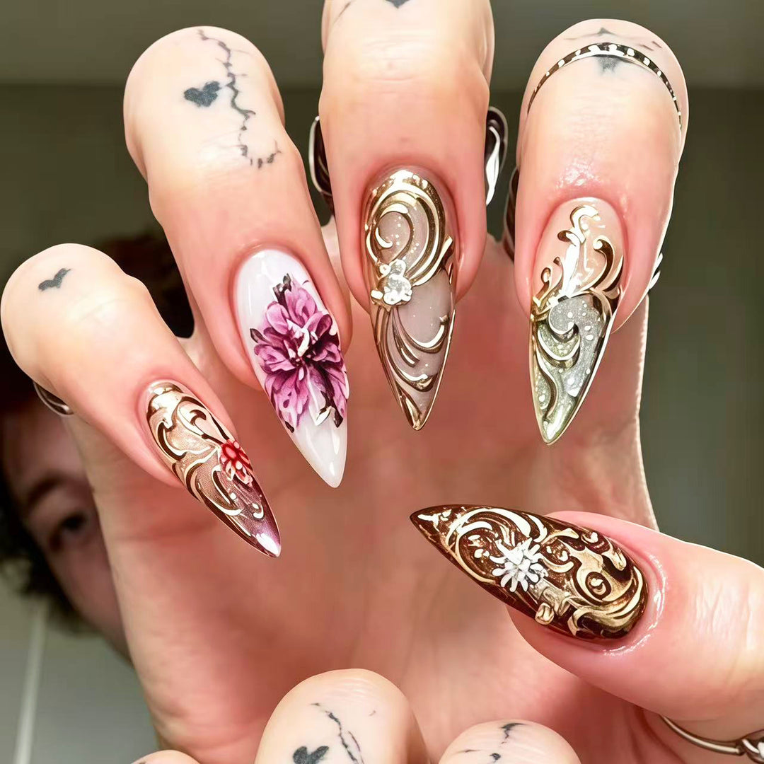Elegant Floral-Design Press-On Nail Set