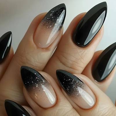Glittery Ombre Nail Set Stornfield