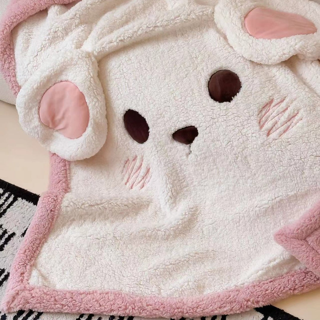 Cuddly Sherpa children's blanket with appliquéd cloud motif and teddy lining