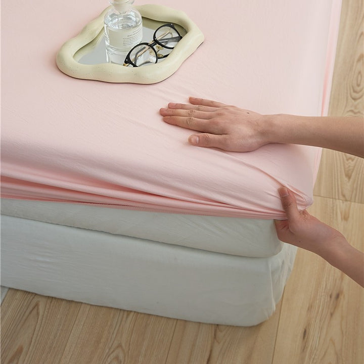 Elastic fitted sheet made of cotton jersey with extra deep pocket and all-around elastic