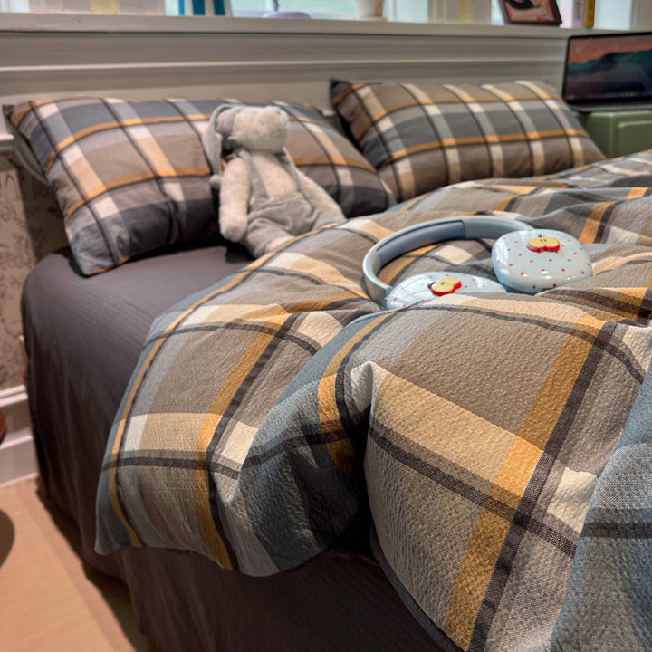 Cozy Checkered Duvet Cover Set