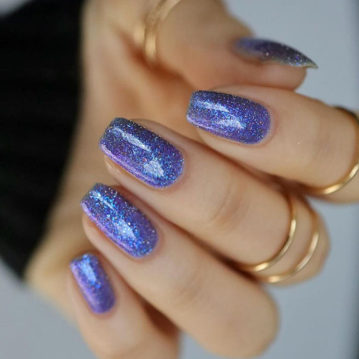 Glittering artificial nails in an elegant color scheme Stornfield