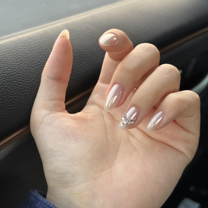 Artificial artificial nails with elegant decorative details Stornfield
