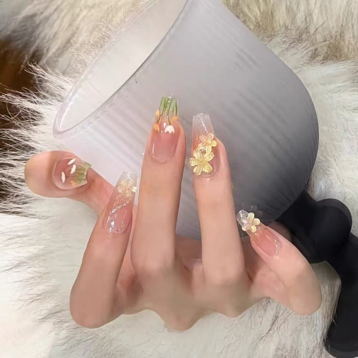 Artificial nails with floral patterns Stornfield