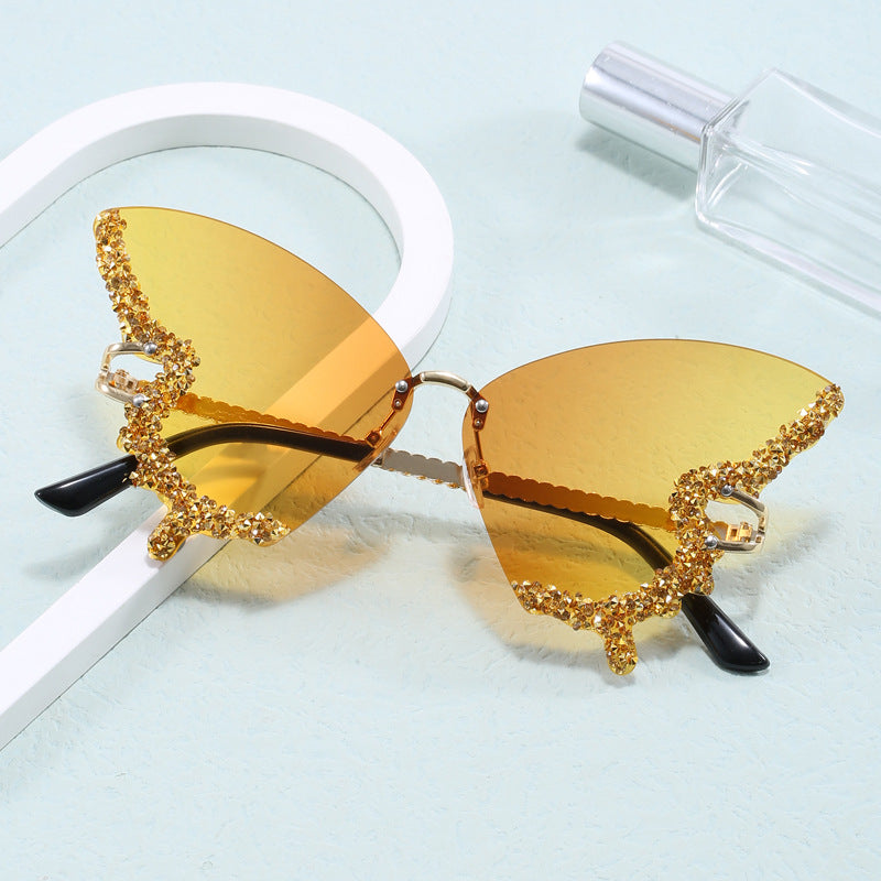 Ladies extravagant Cats Eye sunglasses with sparkling accents Stornfield