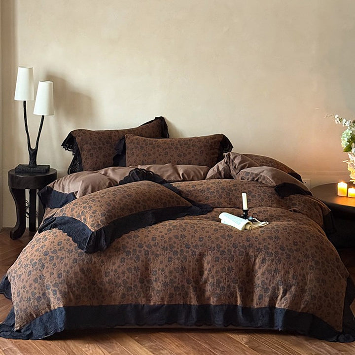 Luxurious floral bedding set made of cotton satin with lace hem
