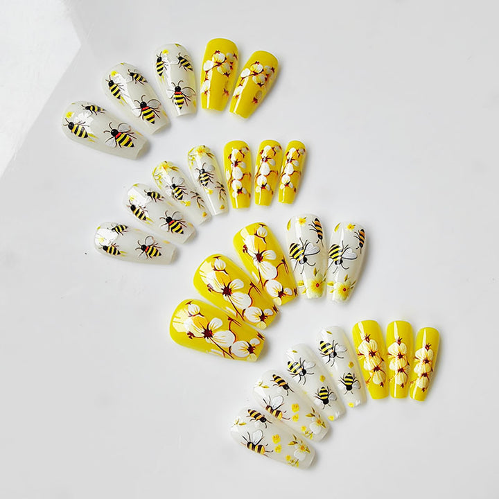 Artificial nails with bee and flower design Stornfield
