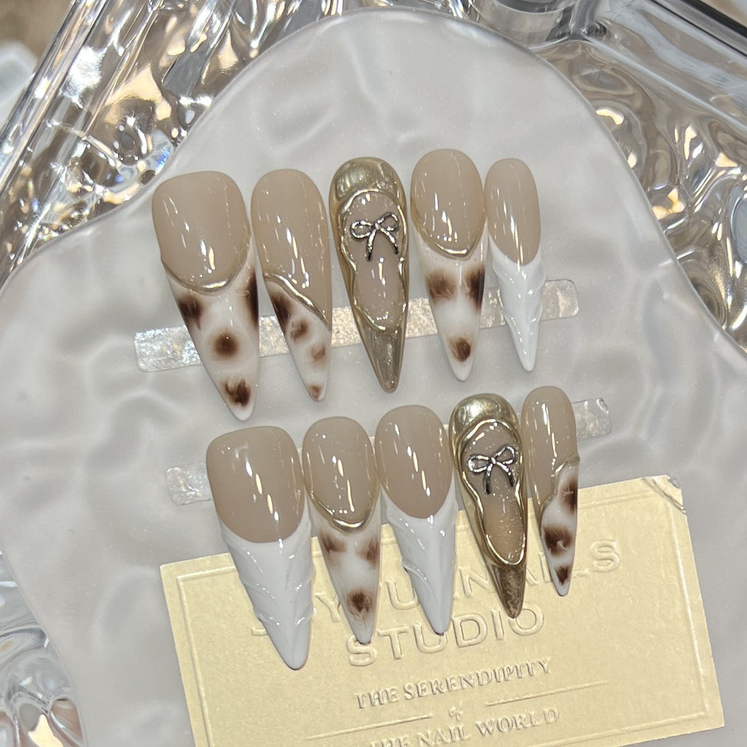 Decorative Stiletto Press-On Nail Art Set with Unique Design Elements Stornfield