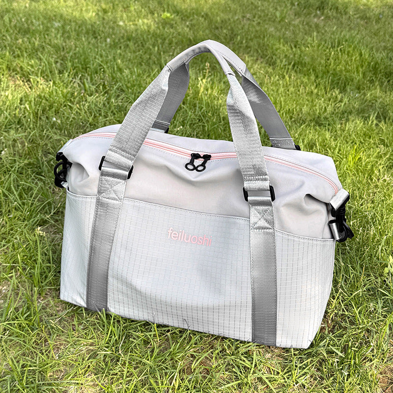 Ladies sporty and practical weekender bag Stornfield