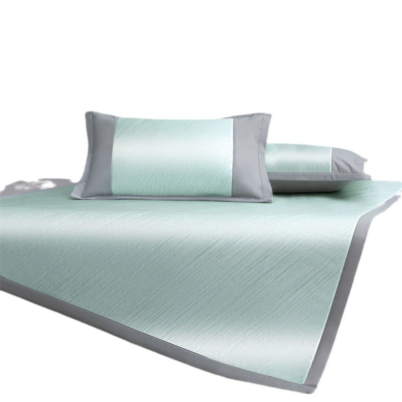 Women's Luxurious Bedspread with Elegant Two-Tone Design Stornfield