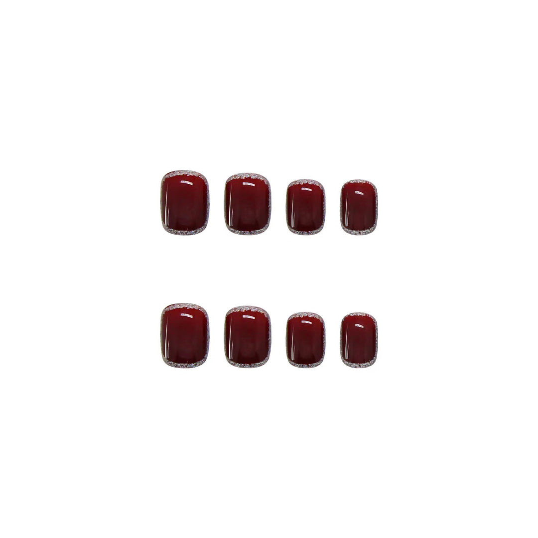 Elegant and sparkling nail art Stornfield