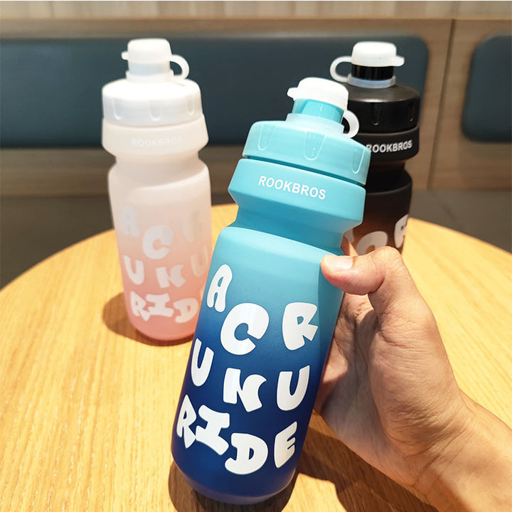 Women's sporty water bottle with flexible leak protection technology Stornfield