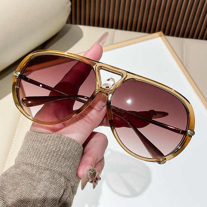 Ladies' sunglasses in an extravagant design with striking lenses Stornfield