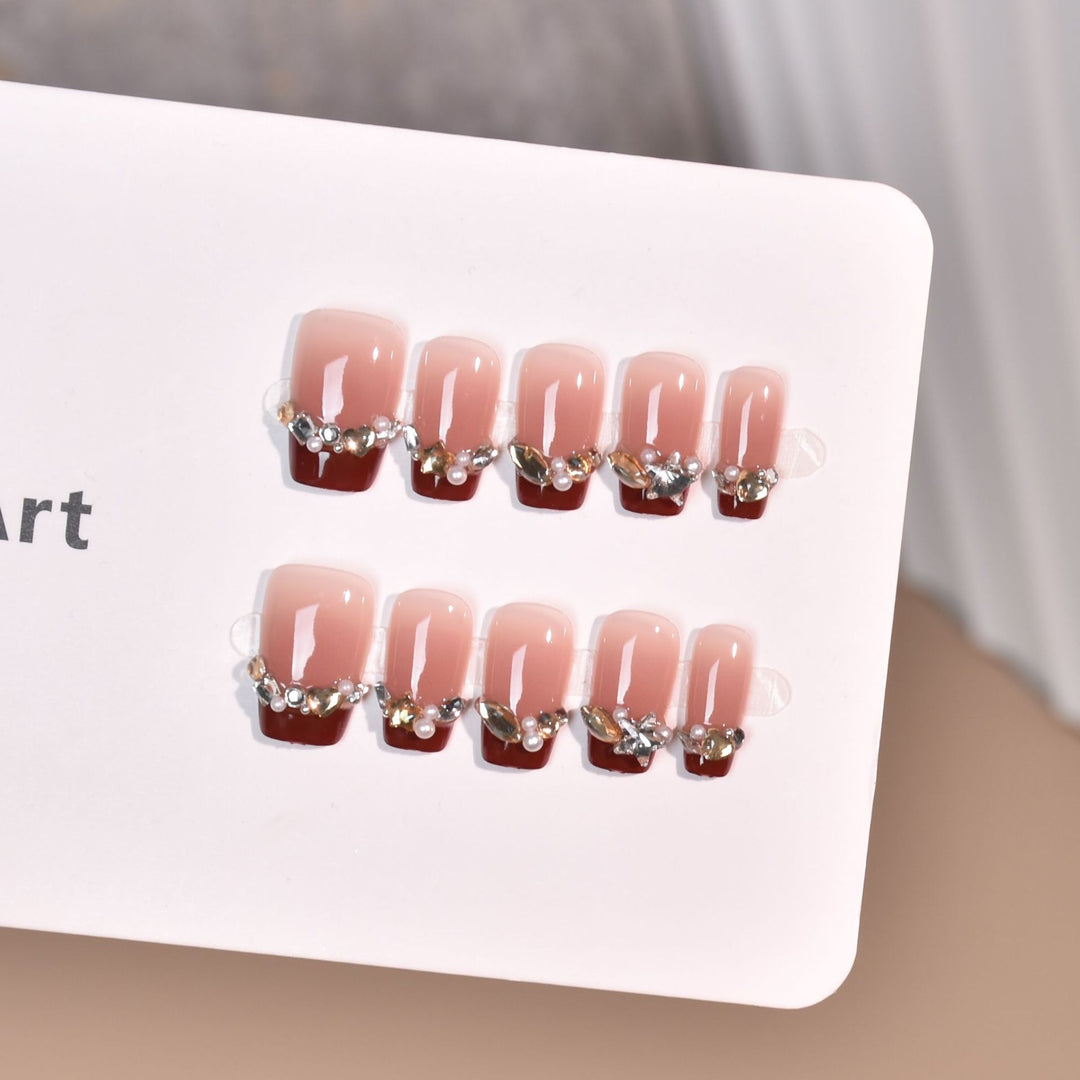 Elegant Press-On Nail Art with Gold Accents Stornfield