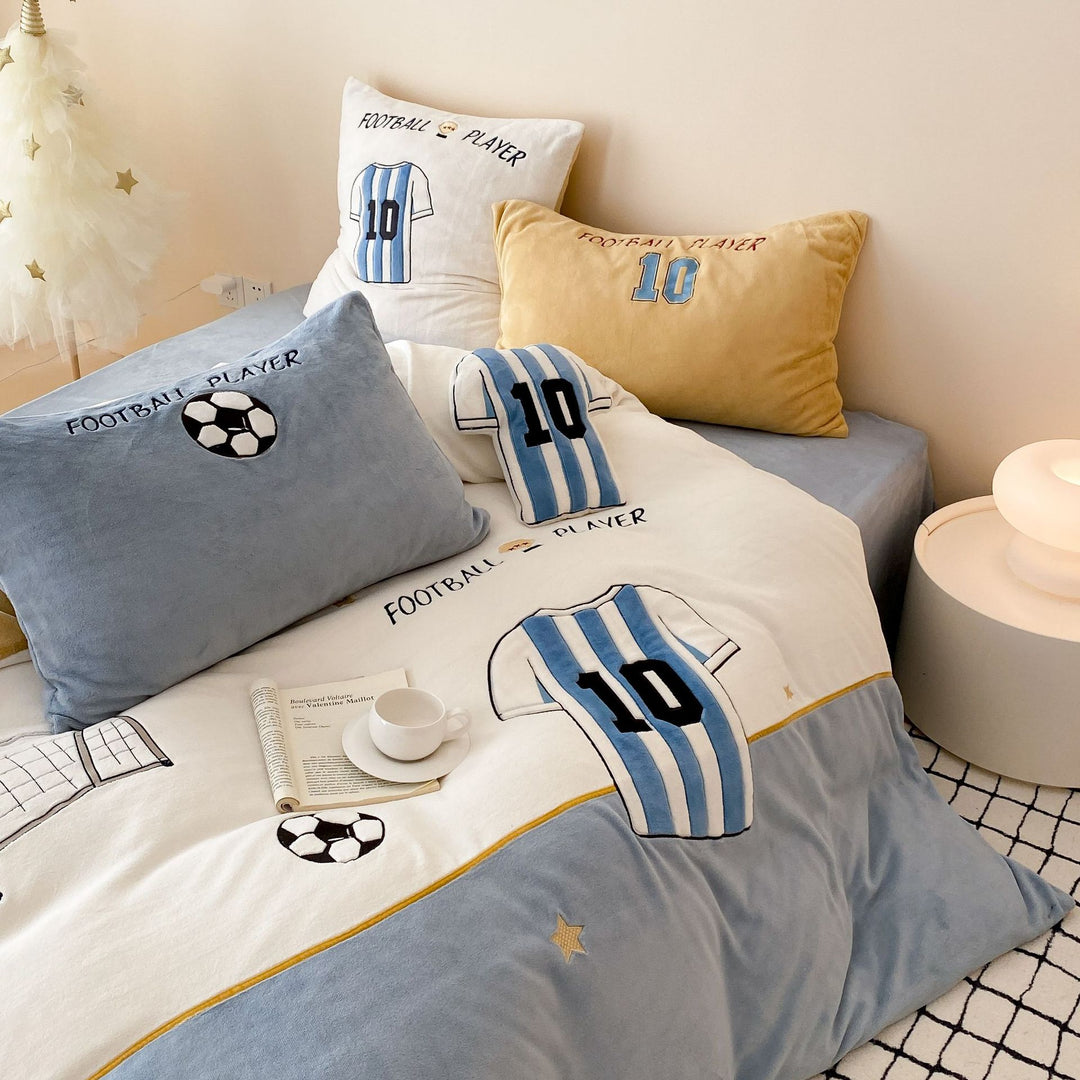 Cozy children's bedding in soccer design made of velvet complete set