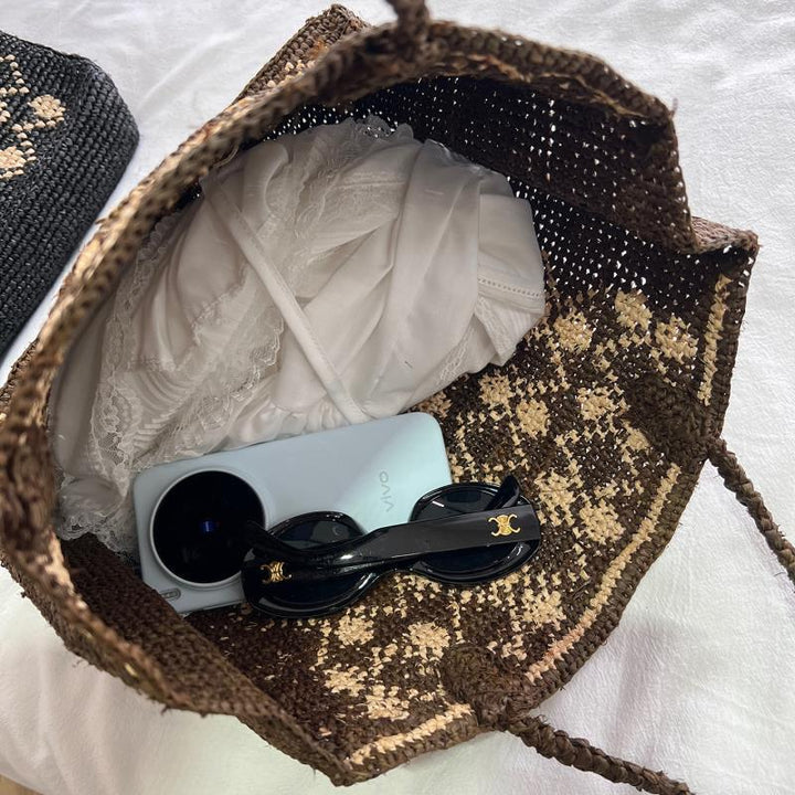 Handcrafted knit bag with floral design Stornfield