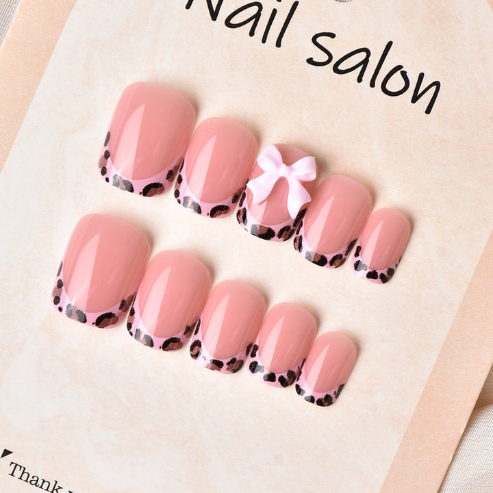 Artistic Floral Patterned Press-On Nail Set