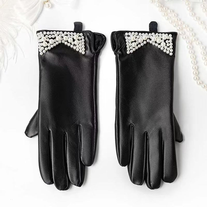 Elegant Leather Gloves with Chain Detail Stornfield