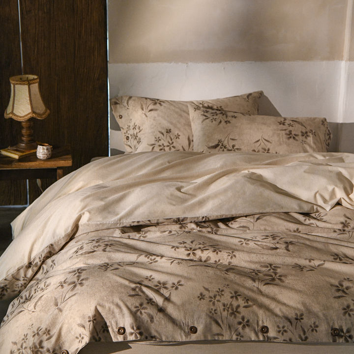 Luxurious bedding set made of cotton satin with floral watercolor pattern reversible duvet cover with button closure and pillowcases