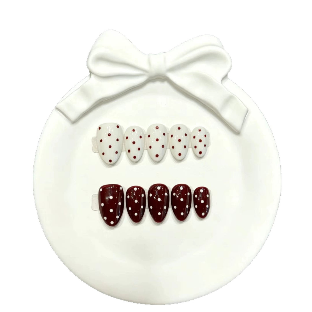 Decorative Polka Dot Press-On Nail Set