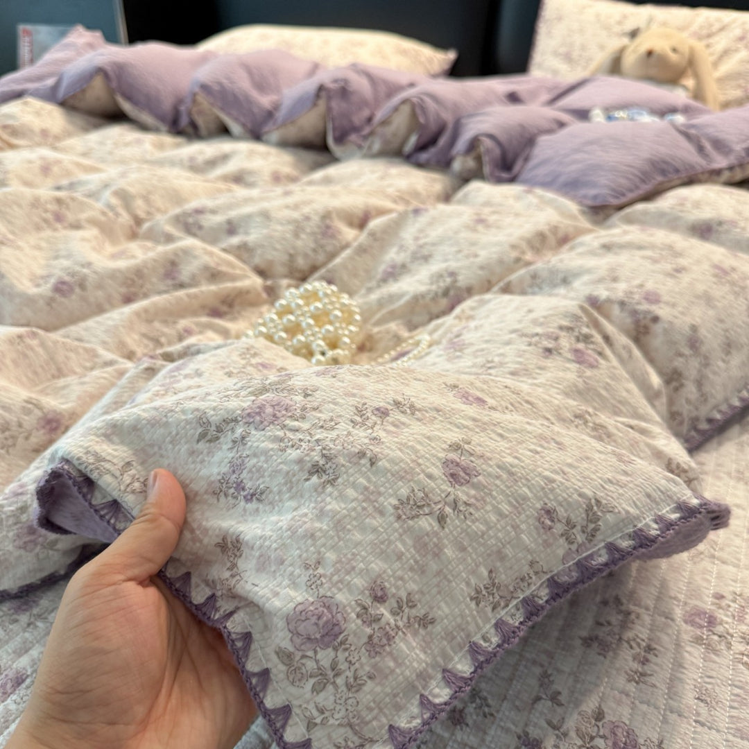 Quilted Floral Pattern Comforter Set