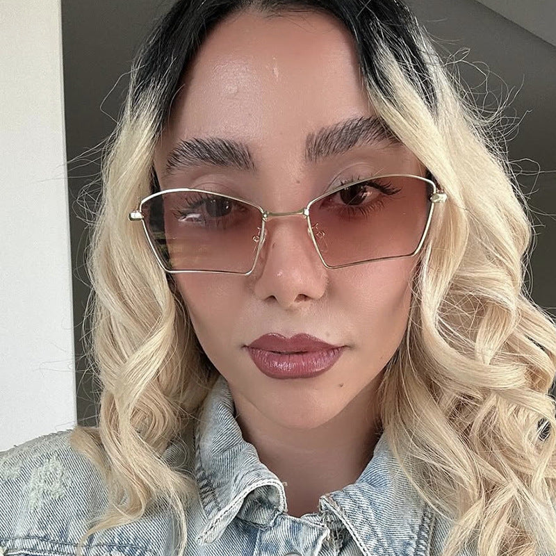 Ladies trendy sunglasses with geometric frame and gradient lenses Stornfield