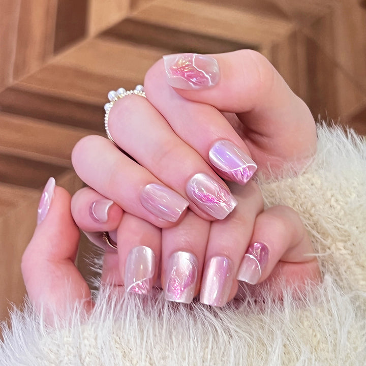 Artistic Artificial Nails with Elegant Floral Pattern Stornfield