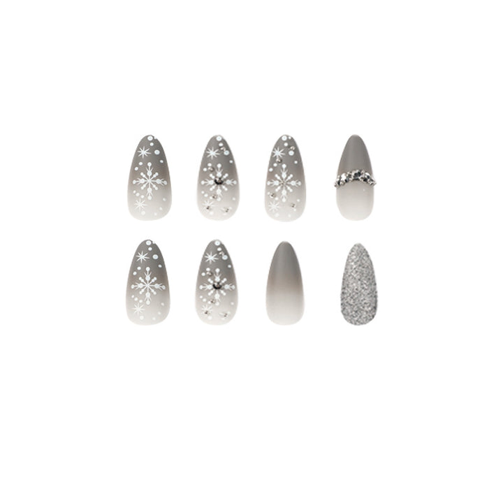 Glamorous nail art with snowflake design Stornfield