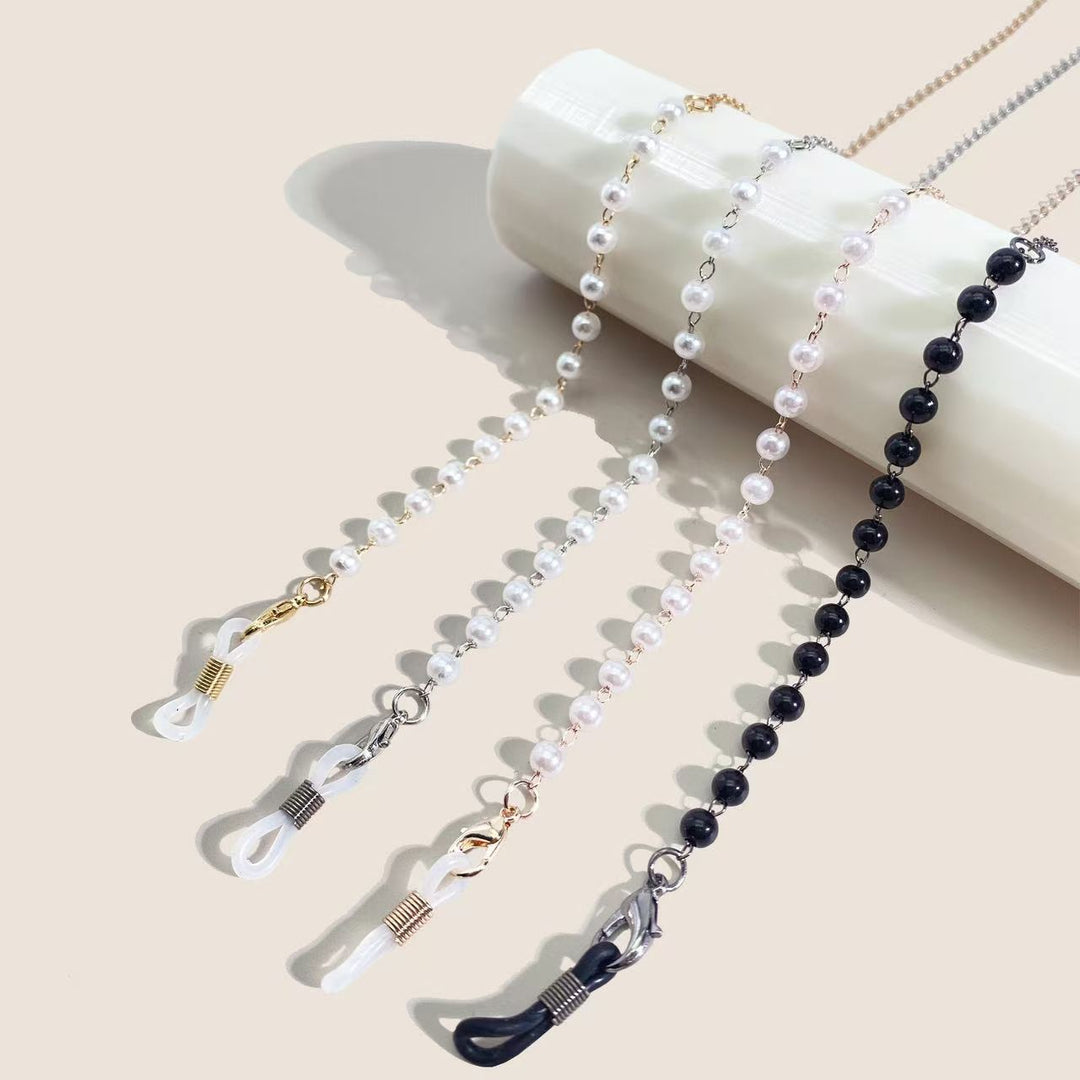 Elegant Beaded Eyewear Chain Stornfield