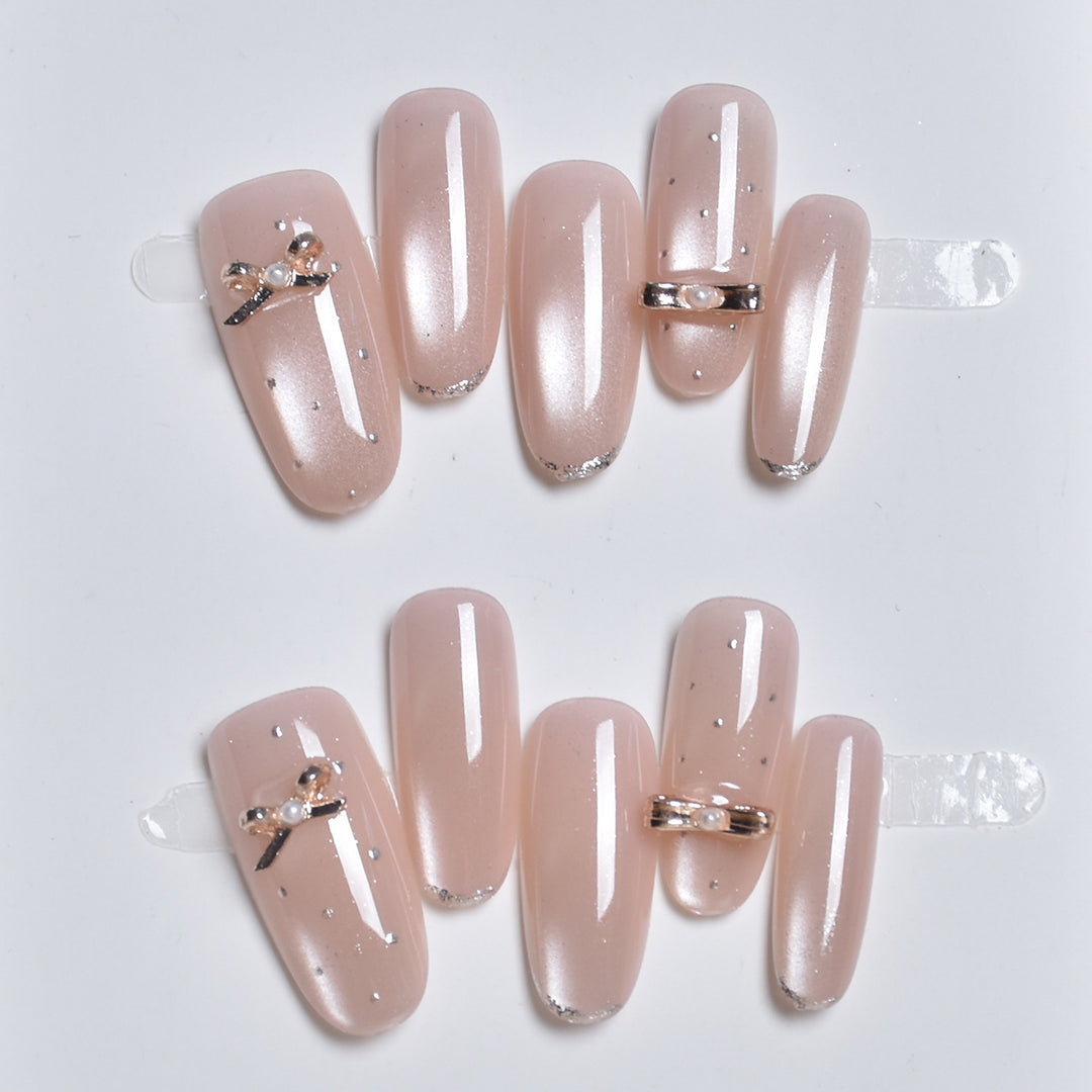 Elegant Press-On Nail Art Set with Decorative Accents Stornfield