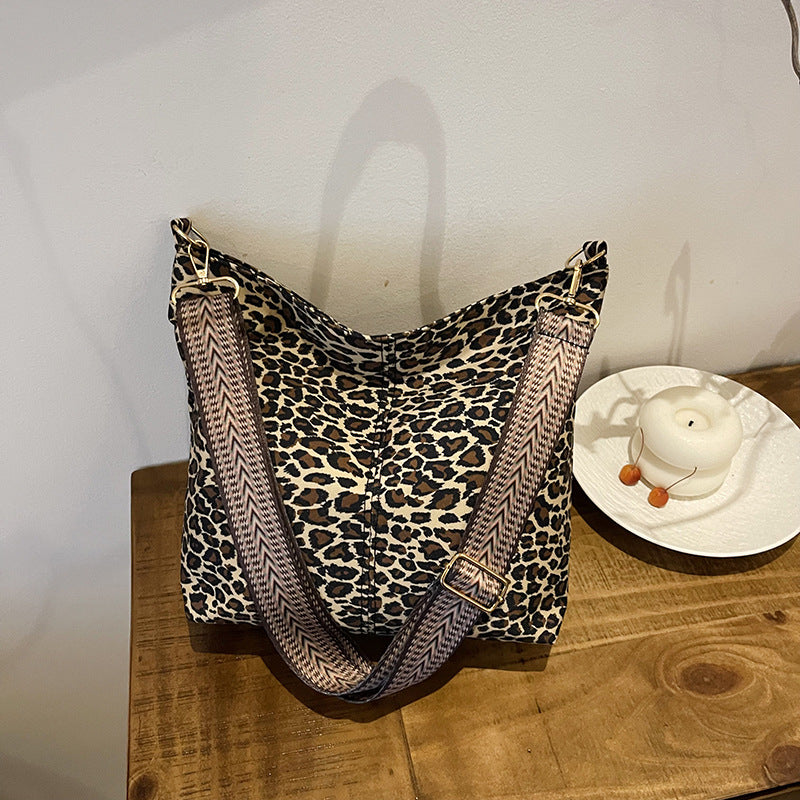 Stylish Animal Print Shoulder Bag